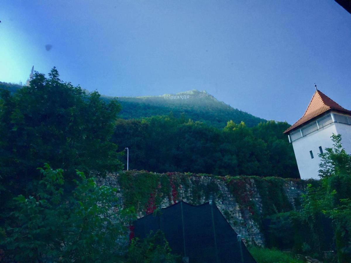 Downtown Hostel Brasov Luaran gambar