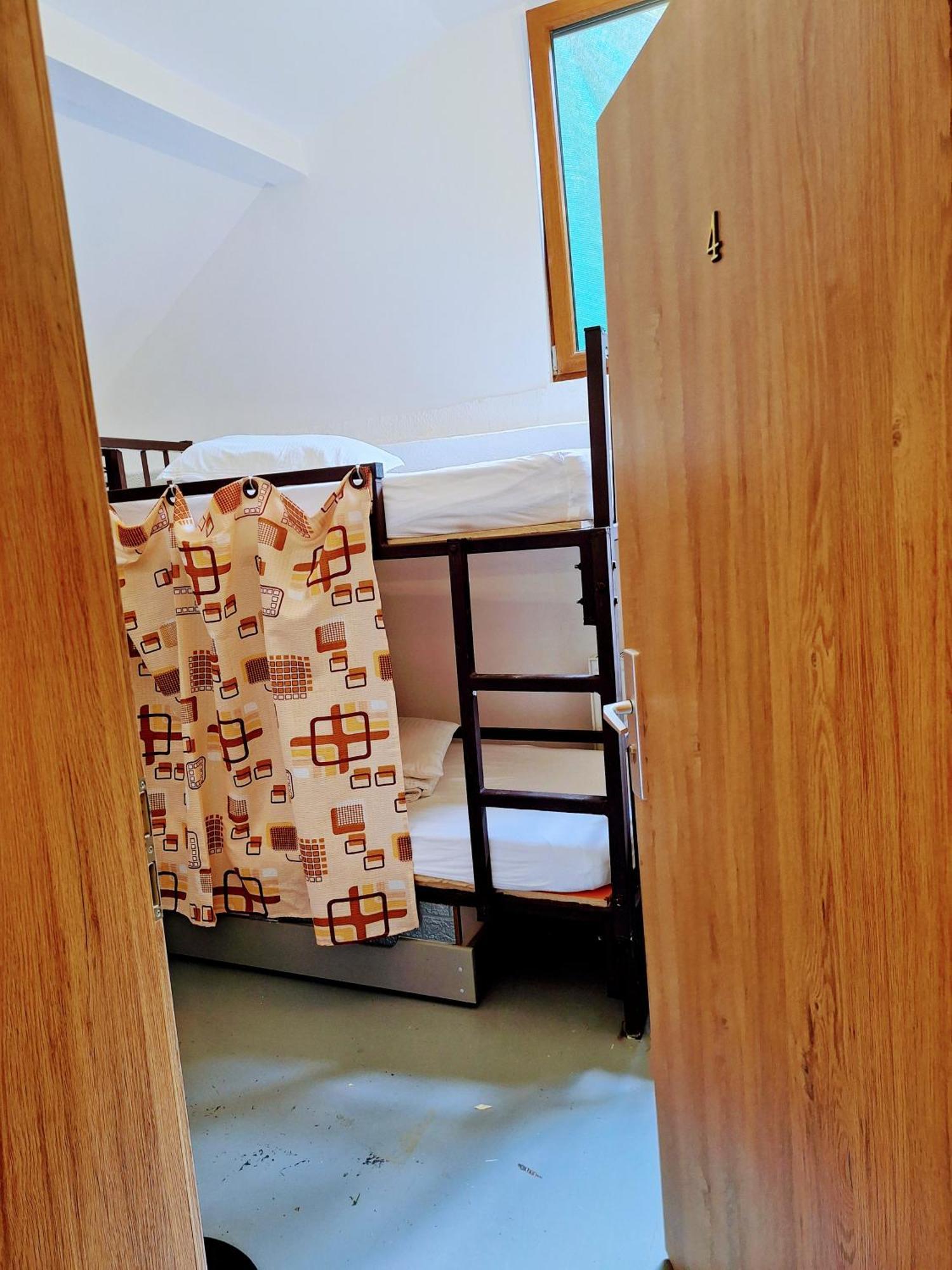 Downtown Hostel Brasov Luaran gambar